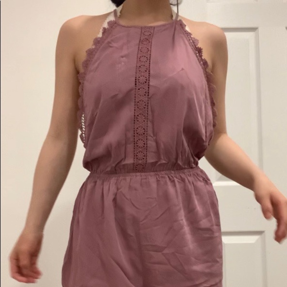 💐 Open-back mauve romper 💐